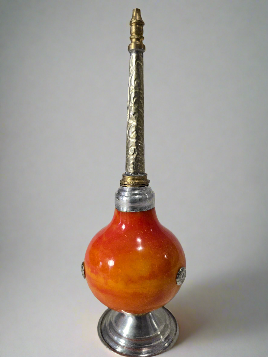 Arroseur traditionnel à l'eau de rose